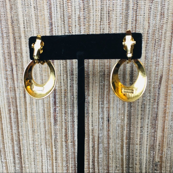 Vintage Trifari Hoop Earrings Clips Gold & Black - Picture 5 of 6